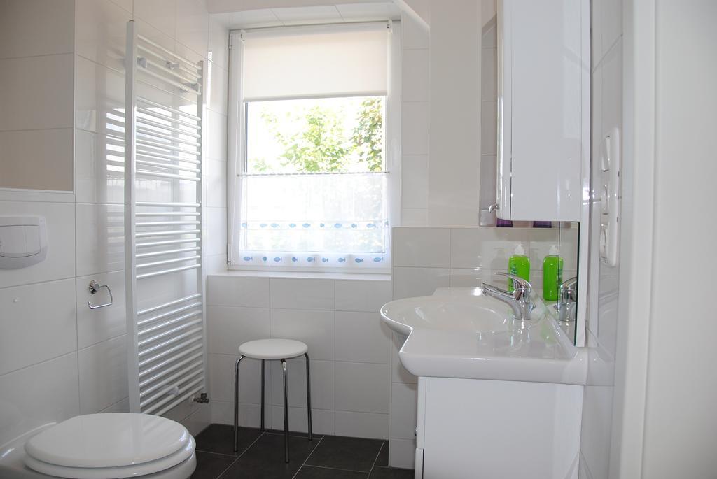 Ferienwohnung Direkt In Sassnitz Habitación foto